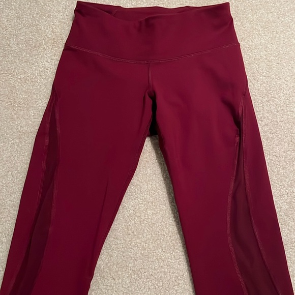 High Waisted Leggings w/ mesh design - size women’s XS - Picture 2 of 7